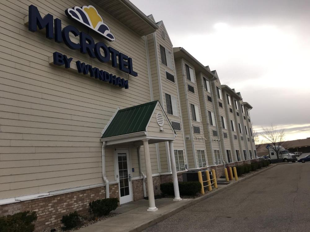 Microtel Inn & Suites by Wyndham Indianapolis Airport